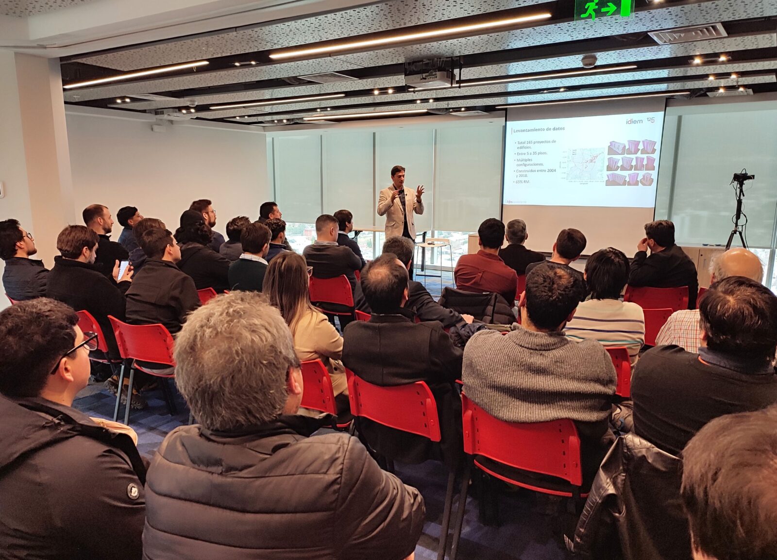 Segunda-charla-del-Ciclo-de-Vinculacion-Academia-Construccion-impulsado-por-CDT-y-el-Departamento-de-Ingenieria-civil-DIC-de-la-Universidad-de-Chile-3-scaled-1